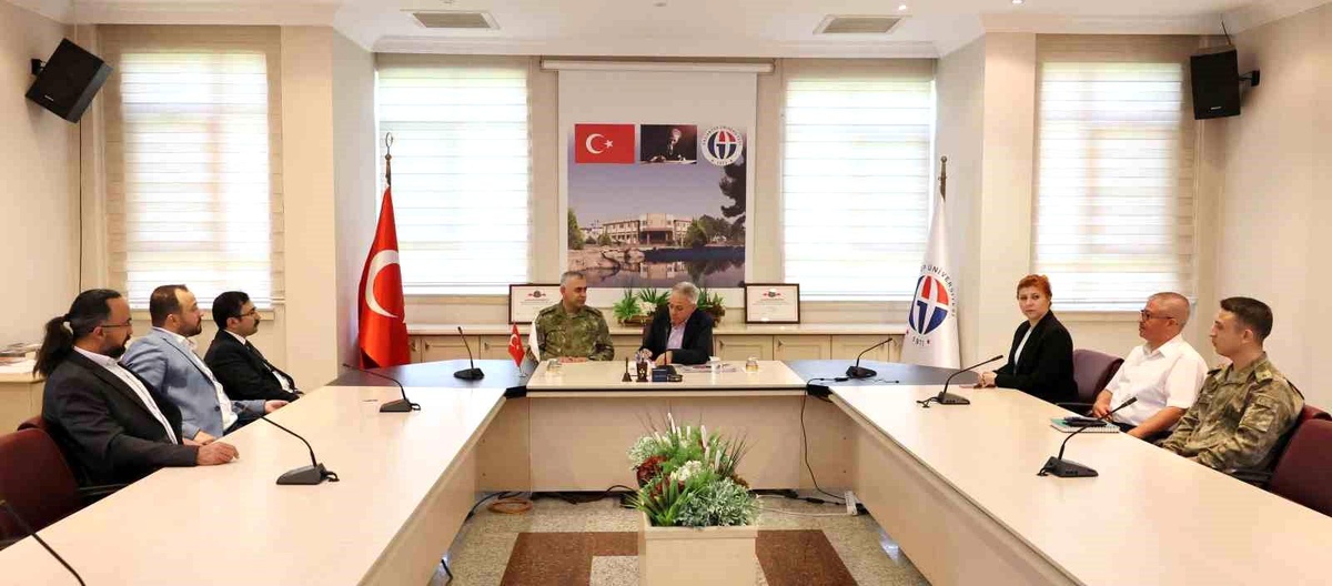GAÜN ve 5. Zırhlı Tugay Komutanlığı arasında eğitim iş birliği protokolü imzalandı