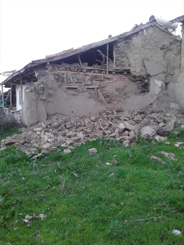 İşte Tokat'taki 5,6'lık depremin merkez üssünden ilk görüntüler