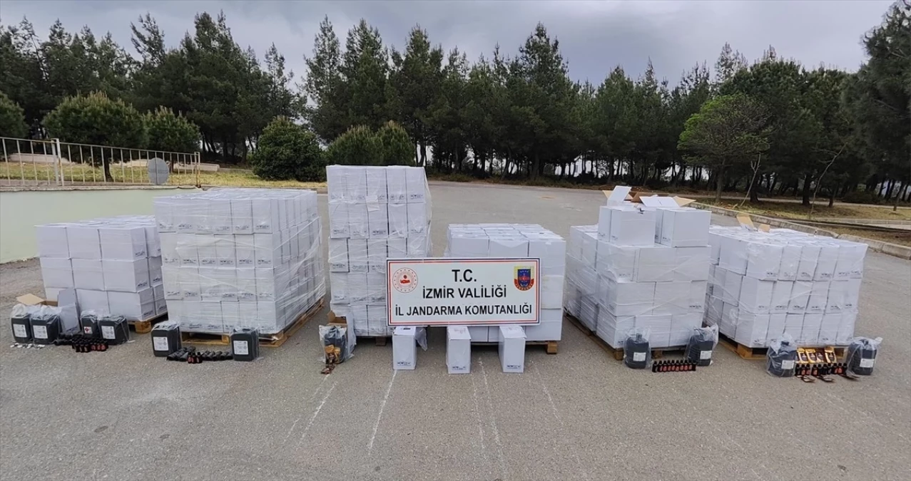 İzmir\'de Kaçak İçki Operasyonu: 8 Bin 540 Litre Etil Alkol Ele Geçirildi