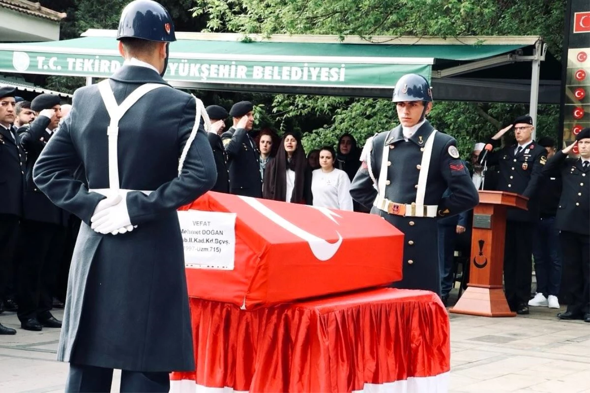 Tekirdağ Süleymanpaşa ilçesinde Jandarma Astsubay Kıdemli Başçavuş kalp krizi sonucu hayatını kaybetti