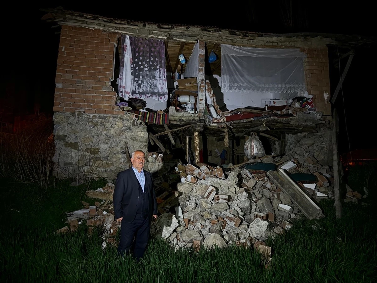 Tokat\'ın Sulusaray ilçesinde meydana gelen deprem sonucu Yozgat\'ın Kadışehri ilçesinde hasar oluştu