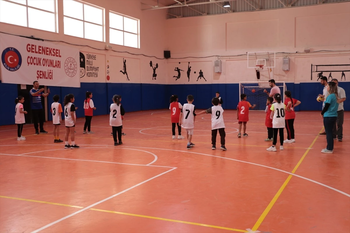 Kilis\'te Öğrenciler İçin Geleneksel Çocuk Oyunları Şenliği Düzenlendi
