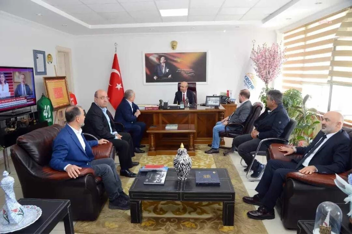 Kırşehir Belediye Başkanı Selahattin Ekicioğlu\'na Tebrik Ziyaretleri Devam Ediyor