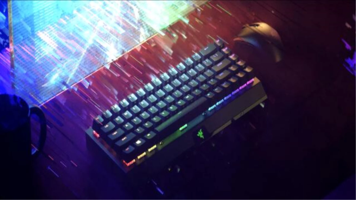 Razer BlackWidow V4 Mini HyperSpeed: Kablosuz ve kompakt klavye