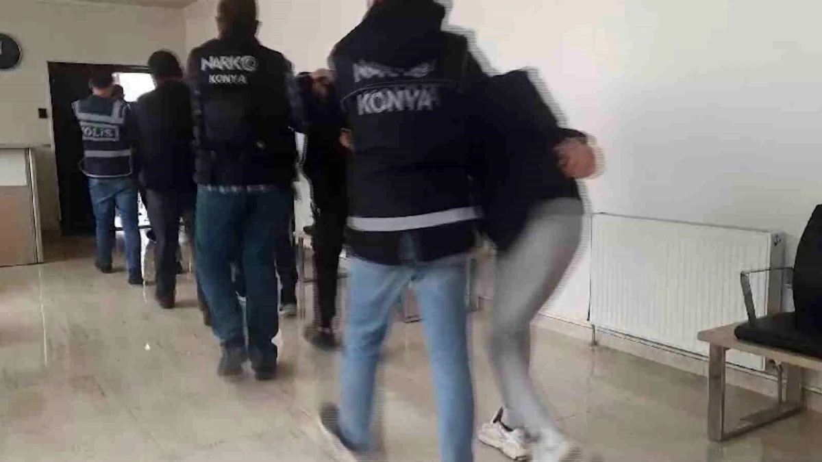 Konya\'da 4 araçta uyuşturucu ele geçirildi, 7 şüpheli gözaltına alındı