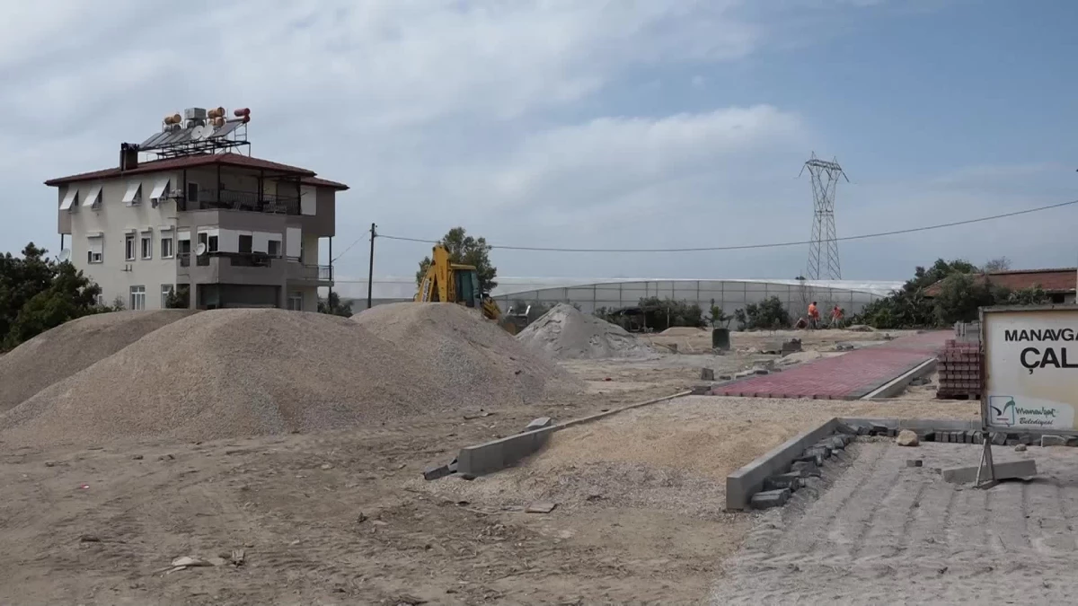 Manavgat Belediyesi Çeltikçi Mahallesi\'nde Yeni Bir Park Yapımına Başladı