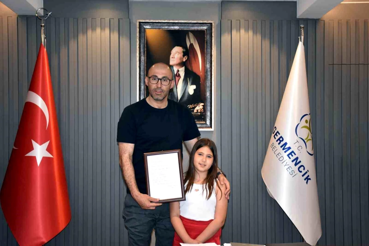 10 yaşındaki Sanem Ertan, Germencik Belediye Başkanı Burak Zencirci\'ye akrostiş şiir hediye etti