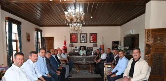 Finike Belediye Başkanı Mustafa Geyikçi'ye muhtarlar 'hayırlı olsun' ziyareti