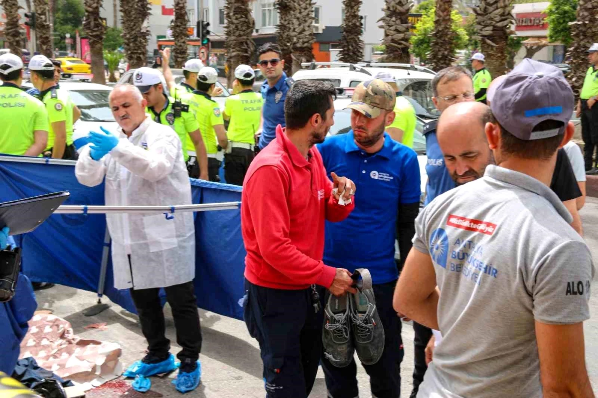 Antalya\'da Öğle İzninde Kaza: Büyükşehir Belediyesi Çalışanı Hayatını Kaybetti