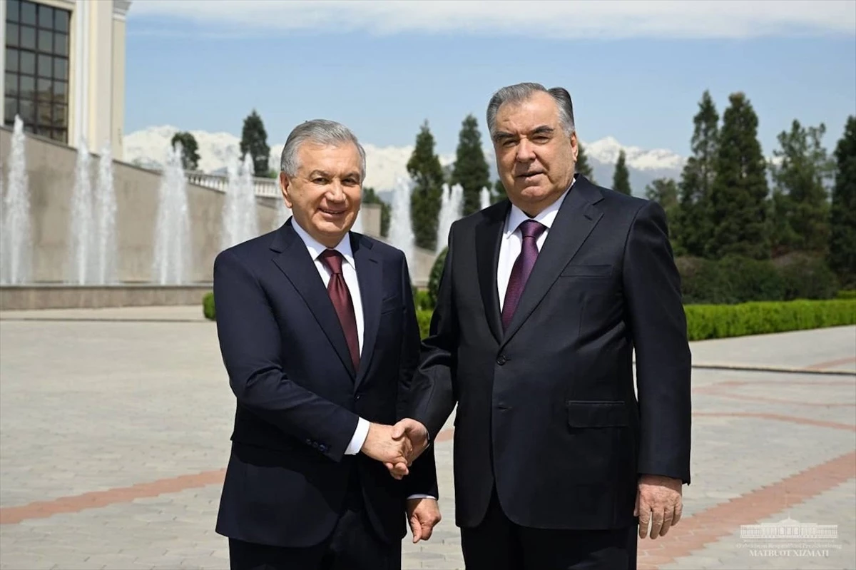 Özbekistan ve Tacikistan Cumhurbaşkanları Müttefiklik İlişkileri Anlaşması\'nı İmzaladı