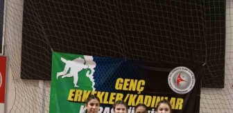 Aksaray'da düzenlenen Gençler Türkiye Kuraş Şampiyonasında Bilecikli sporcular büyük başarı elde etti