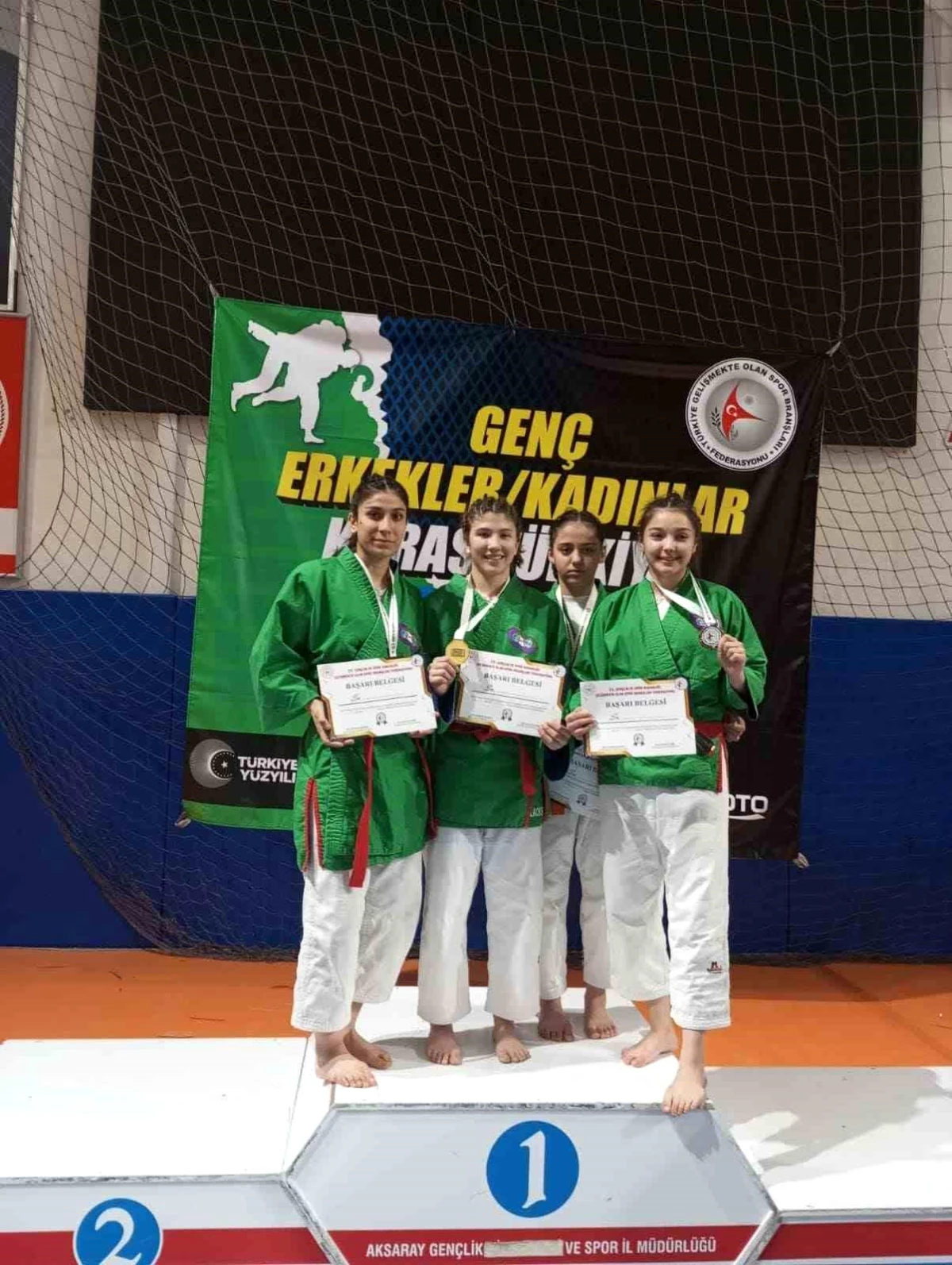 Aksaray\'da düzenlenen Gençler Türkiye Kuraş Şampiyonasında Bilecikli sporcular büyük başarı elde etti