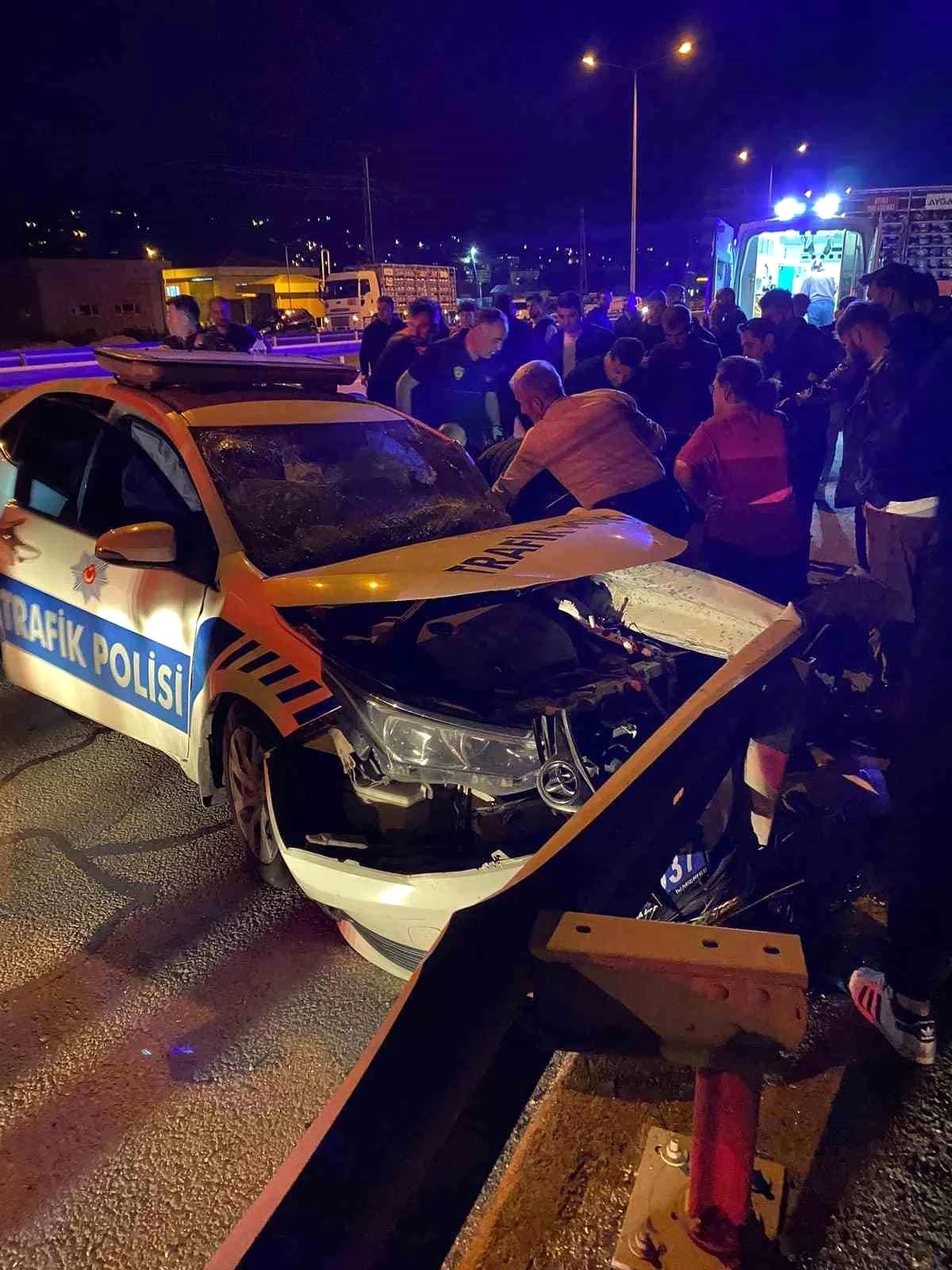 Giresun\'da Polis Aracı Kaza Yaptı: 2 Polis Yaralandı