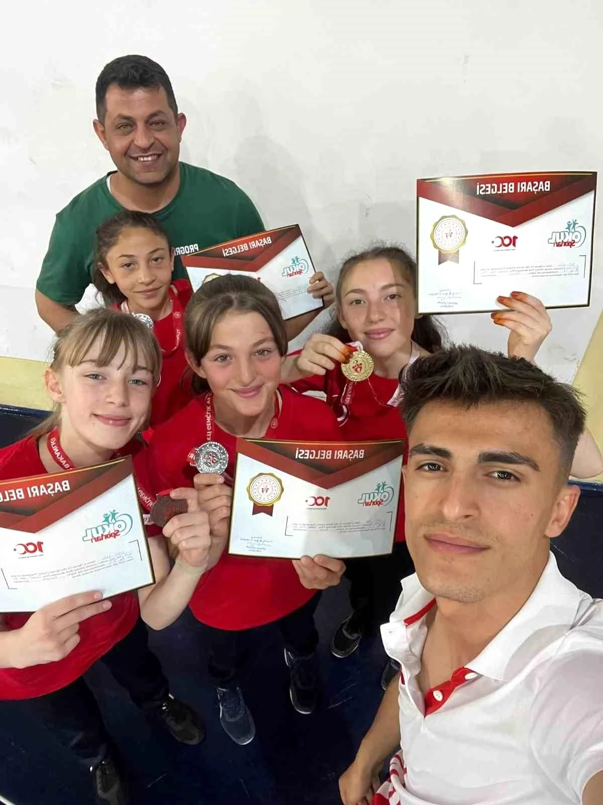 Taşoluk Fatih Ortaokulu, Yıldızlar Okullararası Türkiye Şampiyonası\'nda Türkiye Şampiyonu oldu