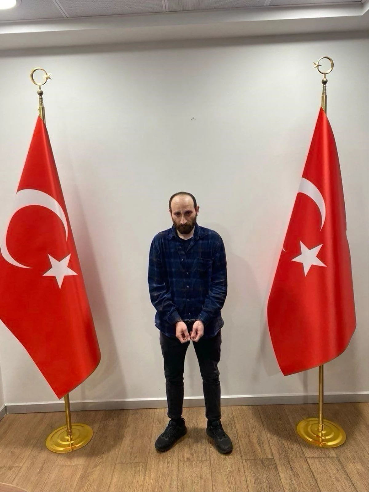 MİT ve İstanbul Emniyet Müdürlüğü, DHKP-C sorumlusu Fehmi Oral Meşe\'yi yakaladı