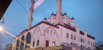 Tokat'ta meydana gelen depremde Muhsin Yazıcıoğlu Cami'nin dışında hasar oluştu