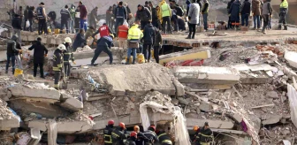 Diyarbakır'da depremde yıkılan apartmanın sanıkları yargılanıyor