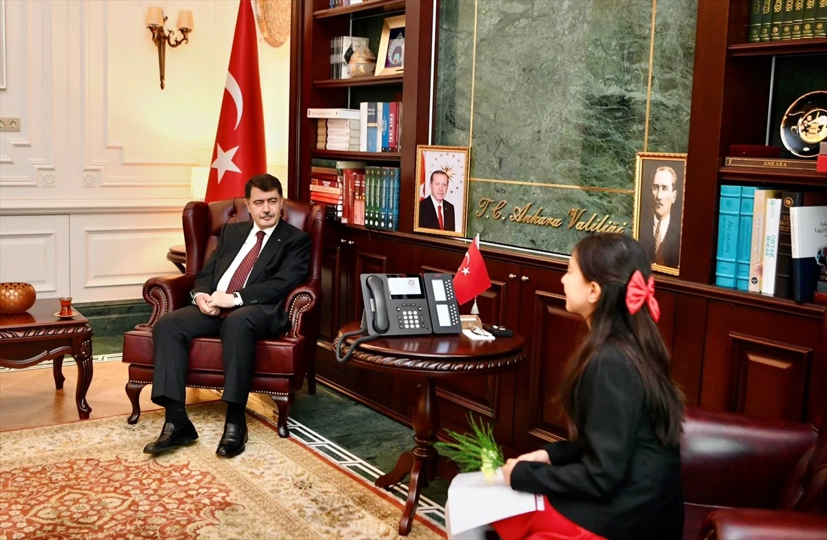 Ankara Valisi Vasip Şahin, öğretmen ve öğrencilerle buluştu