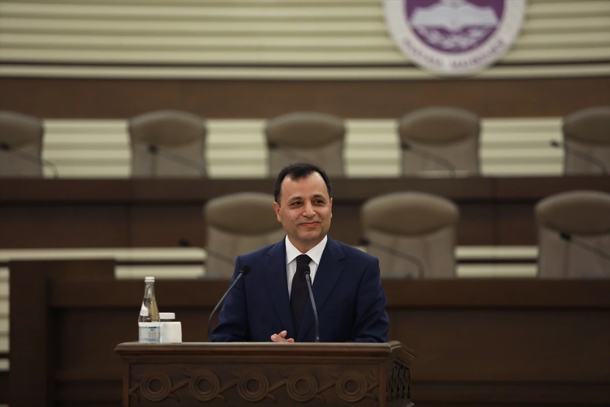 AYM Başkanı Zühtü Arslan: Hak eksenli yaklaşım Anayasa Mahkemesi\'nde hakim paradigmadır