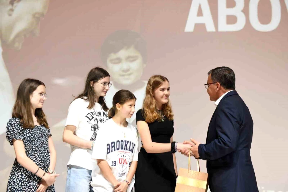 Altıeylül Belediye Başkanı Hakan Şehirli, yabancı öğrencileri ağırladı