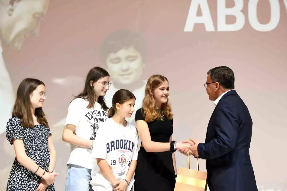 Altıeylül Belediye Başkanı Hakan Şehirli, yabancı öğrencileri ağırladı