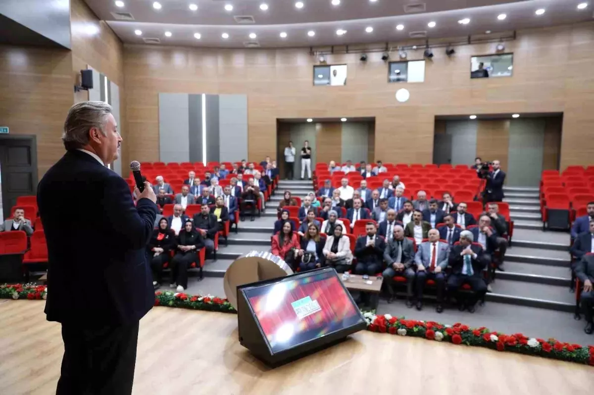 Melikgazi Belediye Başkanı Muhtarlarla İstişare Toplantısı Yaptı