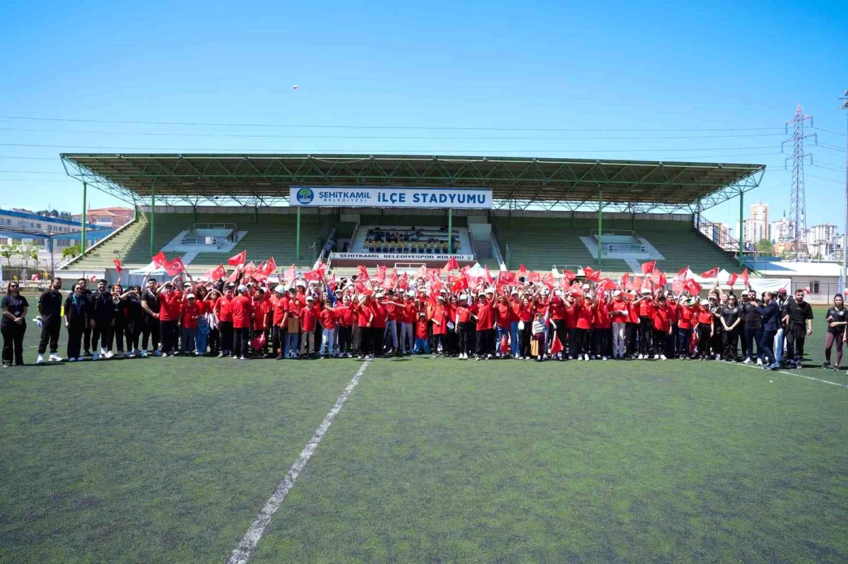 Başkan Umut Yılmaz, Çocuk Oyunları Şenliği\'ne Katıldı