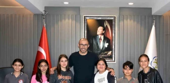 Germencik Belediye Başkanı Burak Zencirci, öğrencileri ağırladı