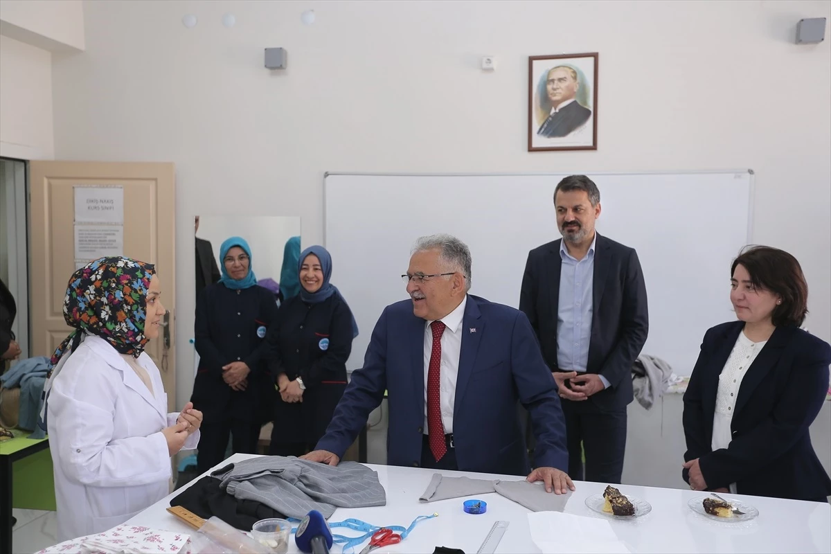 Kayseri Büyükşehir Belediye Başkanı Pınarbaşı\'nda ziyaretlerde bulundu