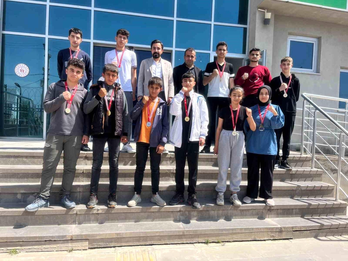Bismilli Sporcular Okul Sporları Boks Müsabakalarında Başarı Elde Etti
