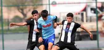 Burhaniye Belediyespor U-18 Futbol Takımı Türkiye Şampiyonası'na katılma hakkı kazandı