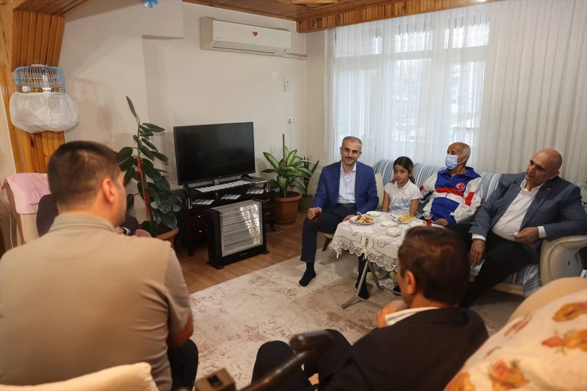 Çayırova Belediye Başkanı Şehit Ailelerini Ziyaret Etti