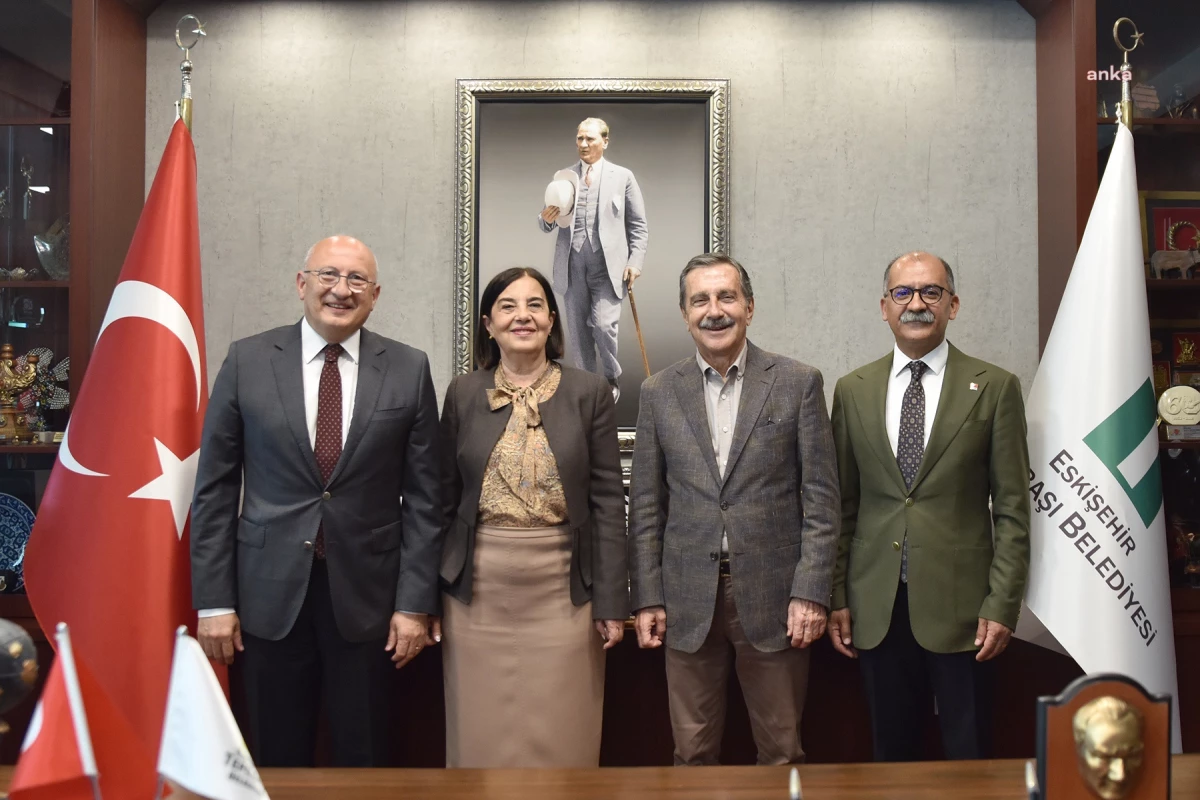 Tepebaşı Belediye Başkanı Ahmet Ataç, CHP Milletvekilleri ile bir araya geldi