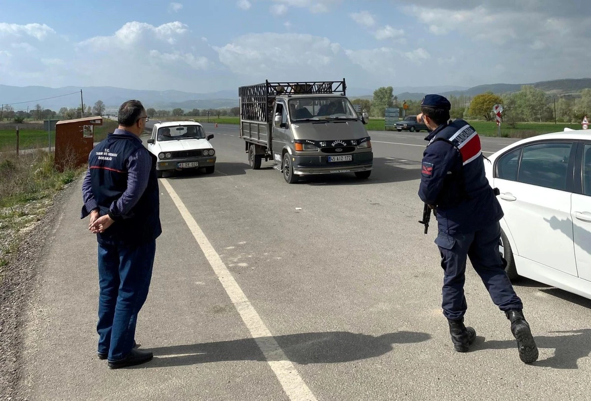 Emet İlçe Tarım ve Orman Müdürlüğü ve Jandarma ekipleri yol kontrolleri gerçekleştirdi