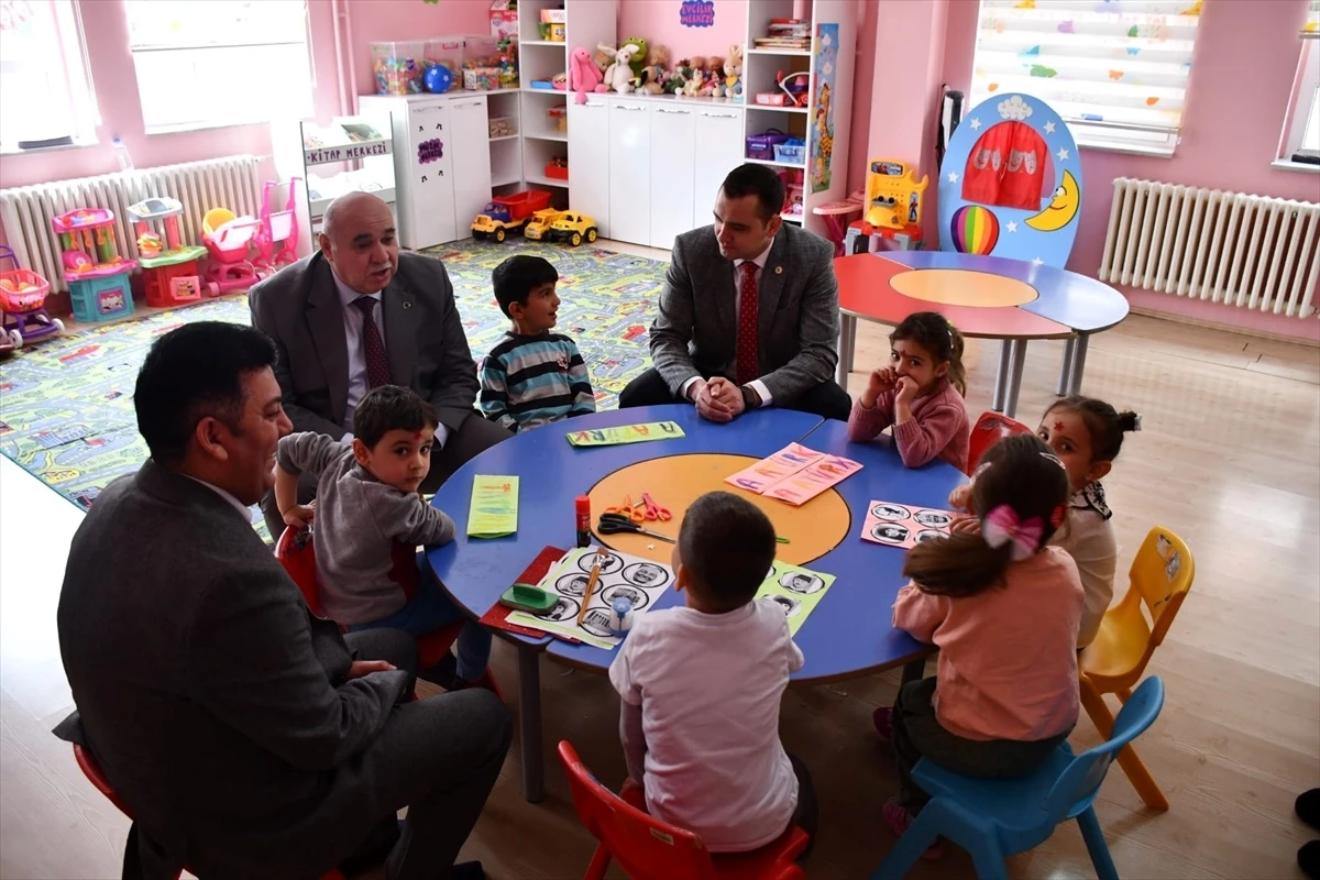 Gümüşhacıköy Kaymakamı Okulları Ziyaret Etti