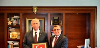 Altıeylül Belediye Başkanı Hakan Şehirli, Ankara Büyükşehir Belediye Başkanı Mansur Yavaş'ı Ziyaret Etti
