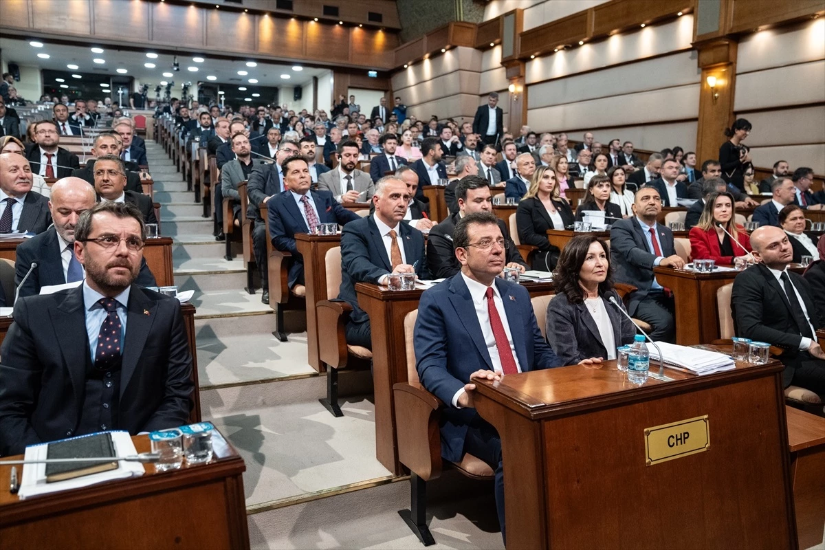 İBB Başkanı İmamoğlu, 2023 Faaliyet Raporunu Meclise Sundu