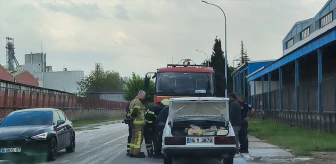 İnegöl'de seyir halindeki otomobilde çıkan yangın hasara yol açtı