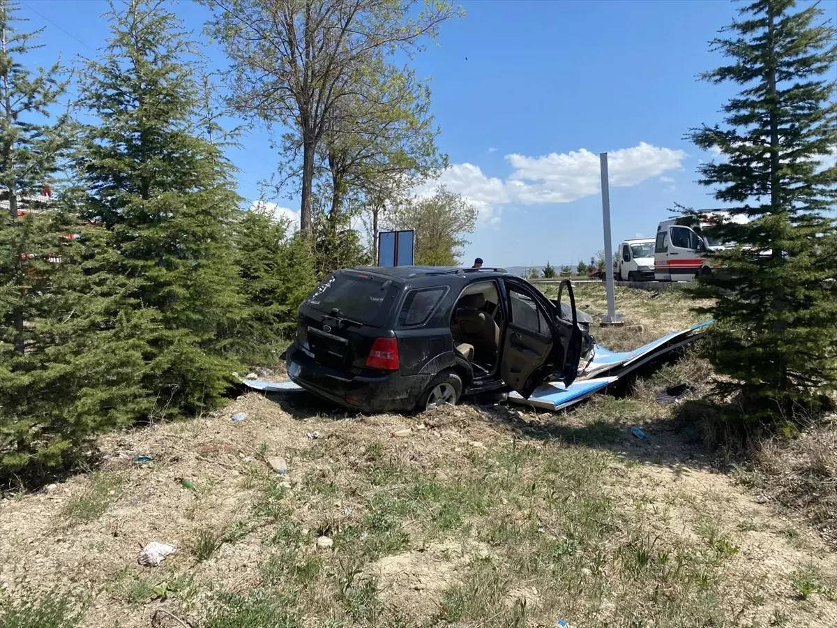 Isparta\'da otomobil şarampole devrildi, sürücü hayatını kaybetti