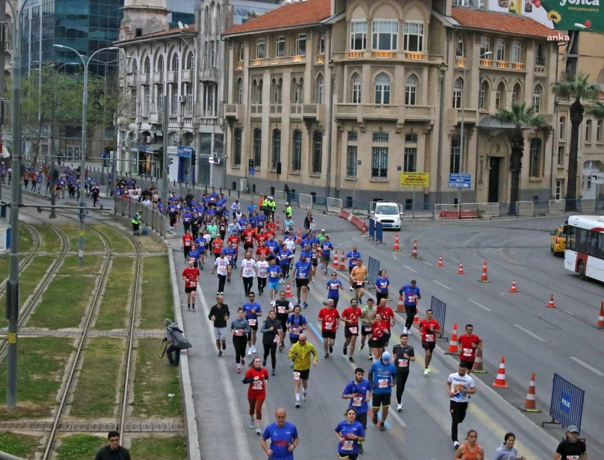 İzmir Büyükşehir Belediyesi Maraton İzmir için metro ve tramvay seferlerinde düzenleme yapıyor