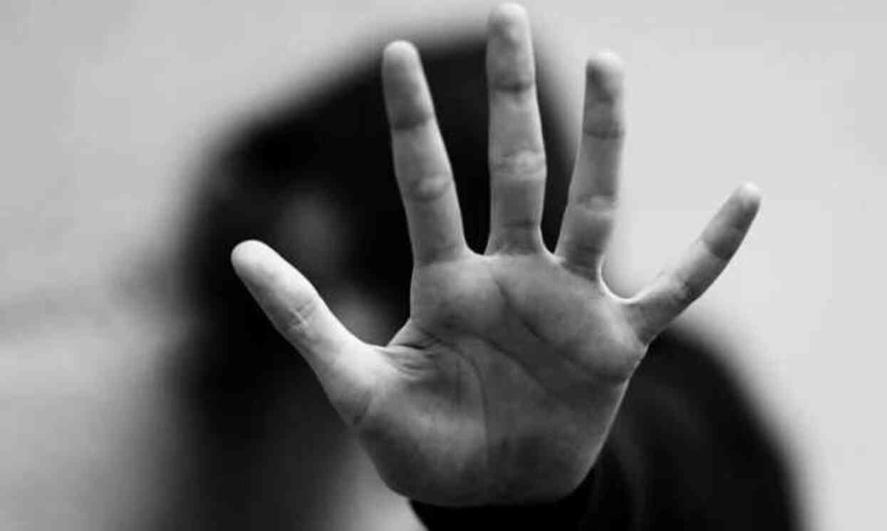Kadın kuaföründen, 14 yaşındaki çırağa taciz iddiası: Seninle olmak istiyorum Kadın kuaföründen, 14 yaşındaki çırağa taciz iddiası: Seninle olmak istiyorum