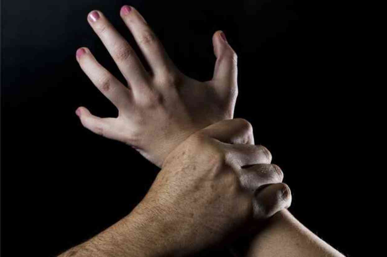 Kadın kuaföründen, 14 yaşındaki çırağa taciz iddiası: Seninle olmak istiyorum Kadın kuaföründen, 14 yaşındaki çırağa taciz iddiası: Seninle olmak istiyorum