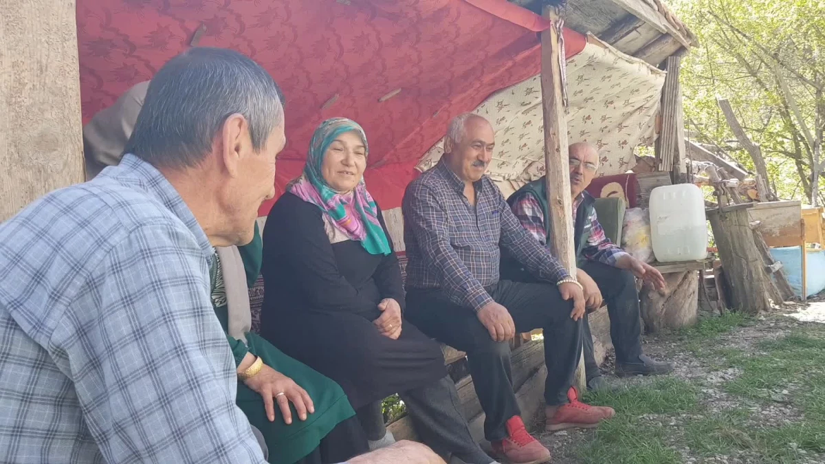 Karabük\'ün Ovacık İlçesi Yığınot Köyü\'nde Muhtarlık Görevi Eşe Devredildi
