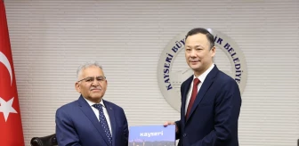Kırgızistan Büyükelçisi Kayseri Büyükşehir Belediye Başkanı'nı ziyaret etti