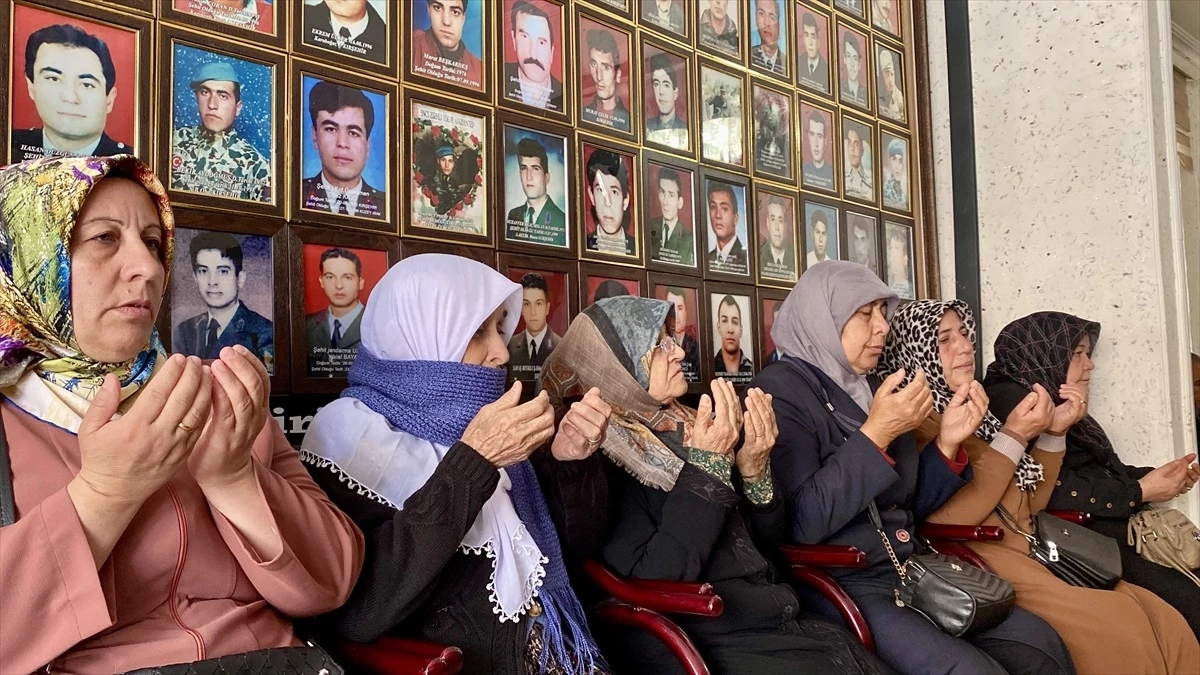 Kırşehir Şehit Aileleri Derneği, 195 şehit için mevlit programı düzenledi