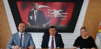 Havza Muhtarları Derneği Başkanı Muhtarlarla Belediye Başkanı İkiz'i Ziyaret Etti