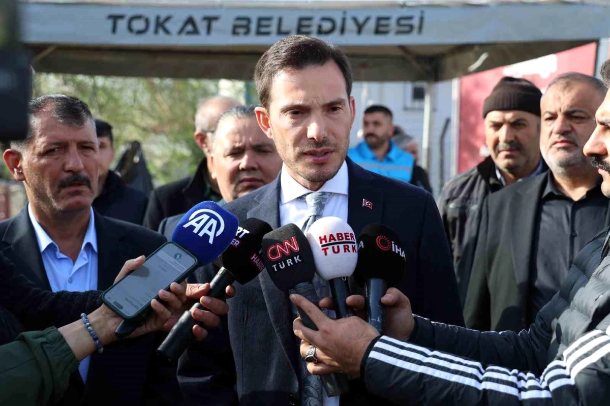 Tokat Belediye Başkanı Mehmet Kemal Yazıcıoğlu Depremin Merkez Üssüne Gitti