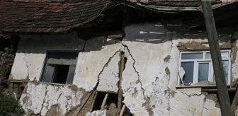 Tokat Sulusaray'da meydana gelen depremde camiler ve binalarda hasar oluştu