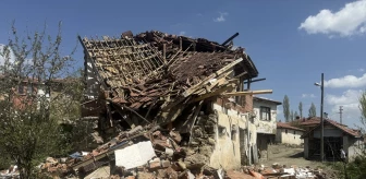 Yozgat Valisi: Depremden etkilenen köylerde 8 cami, 147 ev ve 14 ahır hasar gördü