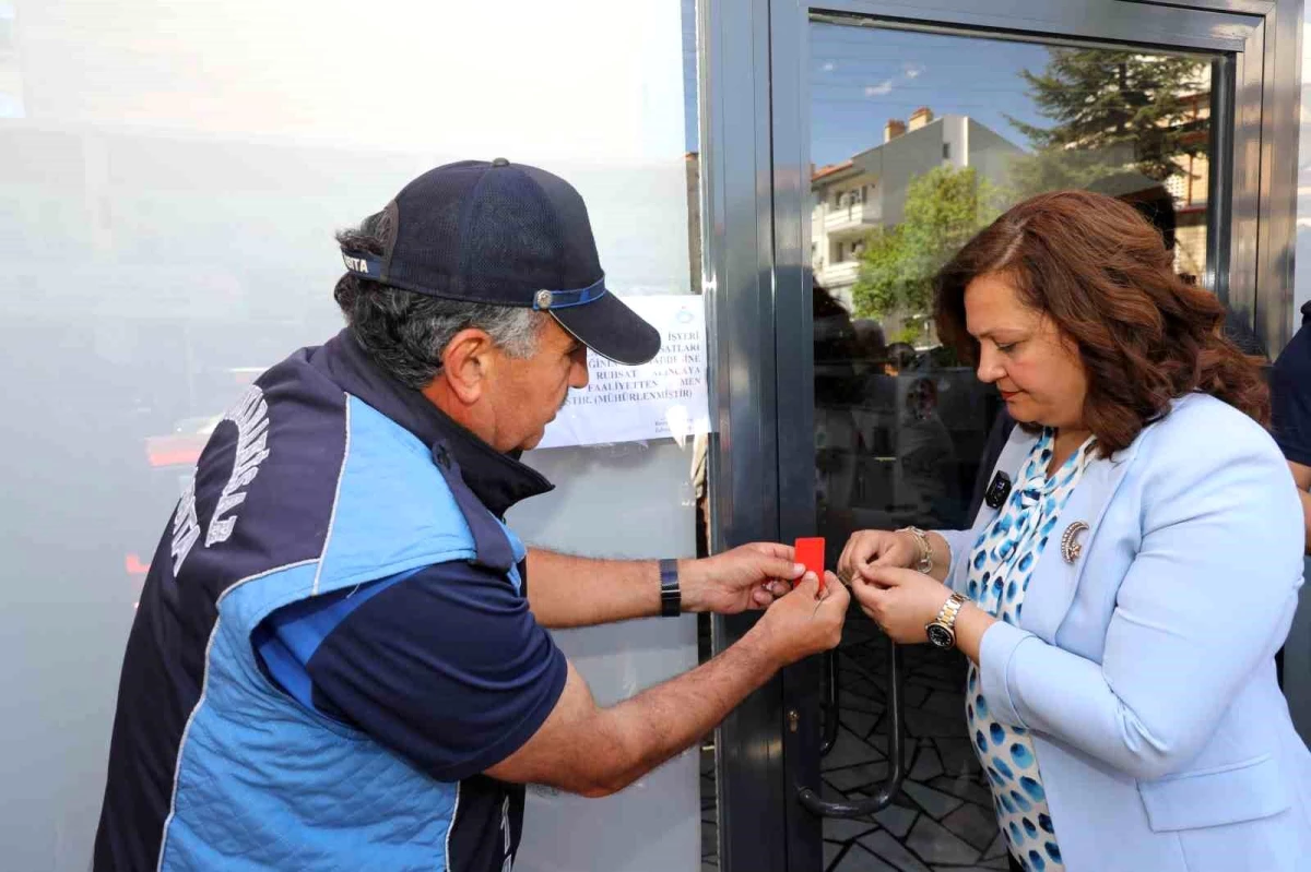 Afyonkarahisar Belediyesi Sığınmacıların Kaçak İşyerlerini Kapattı